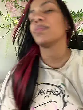 Snapshot of ArielleMillerr- chatting on May 19, 2026, 5:30 pm ArielleMillerr- online show from May 19, 2026, 5:30 pm