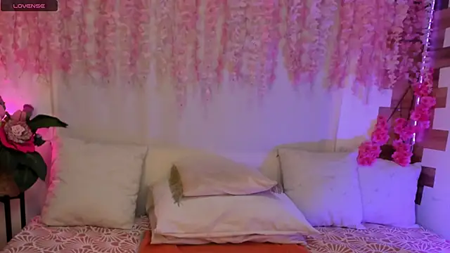 Snapshot of GhanimaWalter chatting on April 9, 2026, 7:36 am GhanimaWalter online show from April 9, 2026, 7:36 am