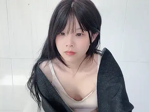 Snapshot of bunny-- chatting on November 28, 2025, 4:48 am bunny-- online show from November 28, 2025, 4:48 am