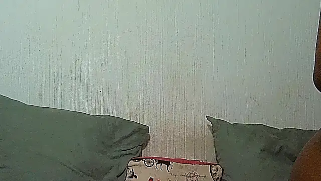 BrunetteNaomi8 online show from April 20, 2026, 6:42 pm