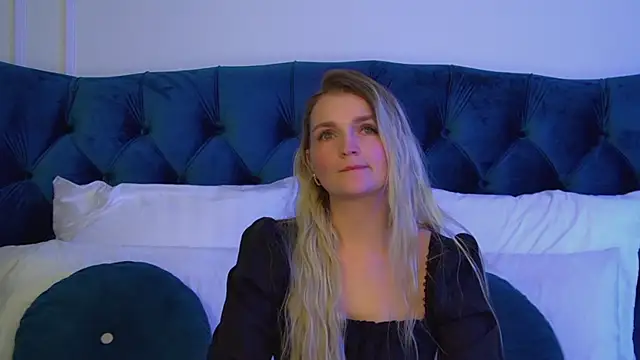 AnnyRaii online show from February 26, 2026, 6:18 pm