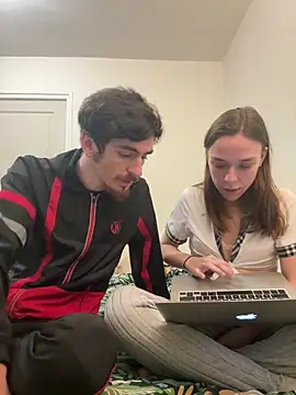 DuoDesir1 online show from February 15, 2026, 7:32 pm