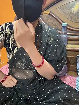 cutestpearl online show from March 15, 2026, 6:58 pm