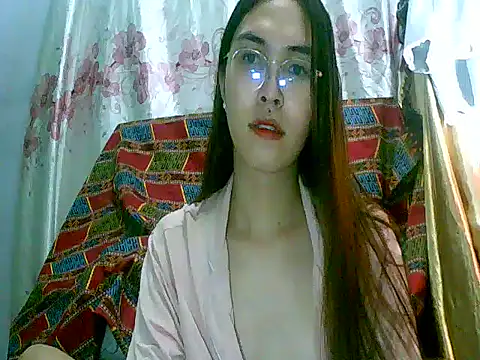 Snapshot of hottest_solel chatting on December 4, 2025, 4:05 pm hottest solel online show from December 4, 2025, 4:05 pm