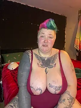 DamagedGoddessX online show from November 26, 2025, 6:20 pm