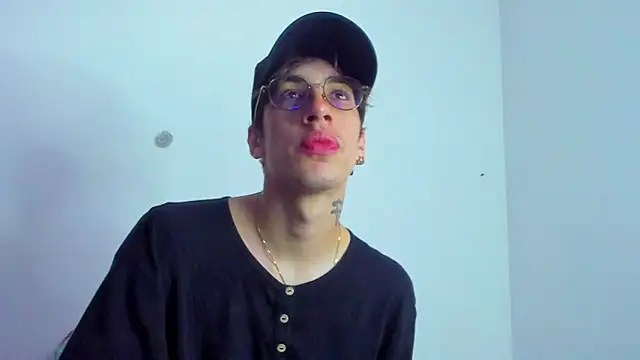 Snapshot of Dio__morningstar chatting on November 19, 2025, 12:16 pm Dio morningstar online show from November 19, 2025, 12:16 pm