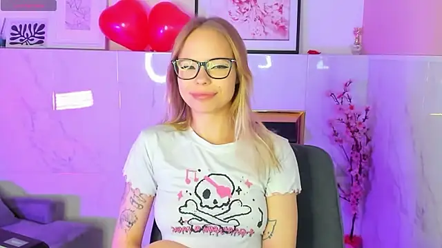 lucy loy online show from February 6, 2026, 2:31 pm