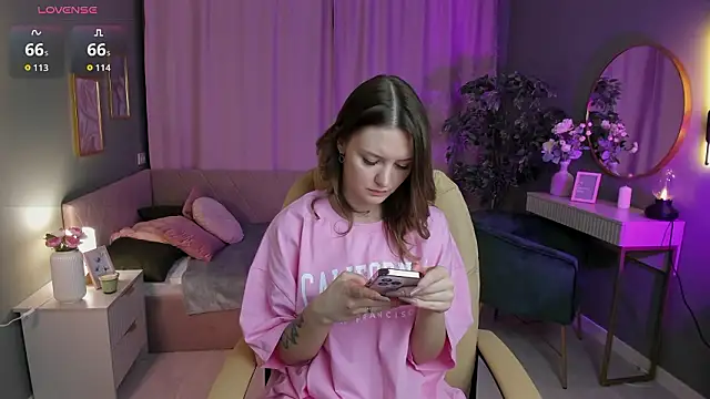 Ursula Andres online show from March 7, 2026, 1:02 am