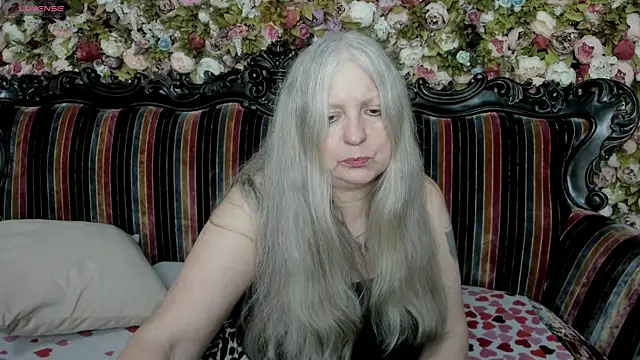 Snapshot of mariabelladonna chatting on July 8, 2026, 9:41 pm mariabelladonna online show from July 8, 2026, 9:41 pm