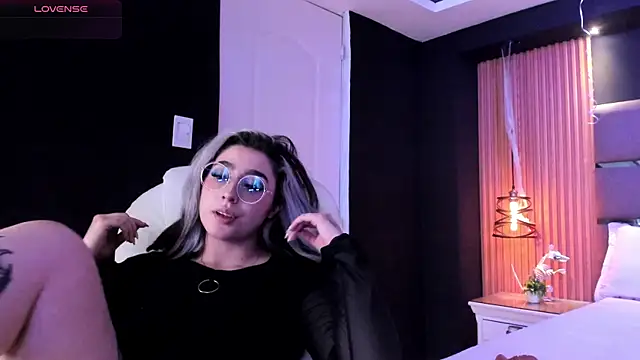 GabyRose9 online show from April 1, 2026, 7:44 pm