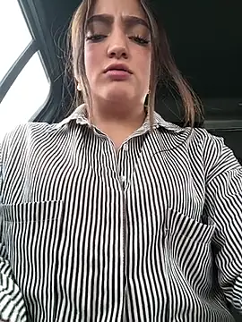 Juanita Rojas online show from November 24, 2025, 4:29 pm