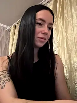 Snapshot of KamilaSy chatting on November 19, 2025, 11:16 pm KamilaSy online show from November 19, 2025, 11:16 pm