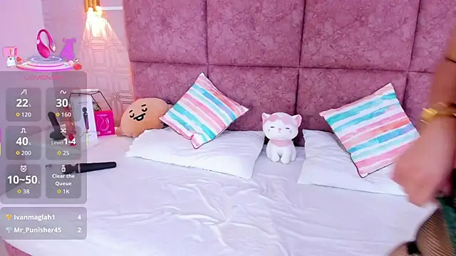 NathalieRoss1 online show from March 18, 2026, 5:43 am