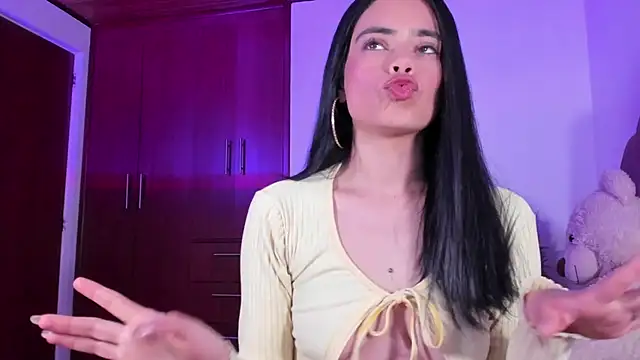 Snapshot of BelleVaal chatting on November 25, 2025, 3:39 am BelleVaal online show from November 25, 2025, 3:39 am