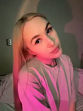 Snapshot of Miss_Alisse chatting on November 28, 2025, 5:26 pm Miss Alisse online show from November 28, 2025, 5:26 pm