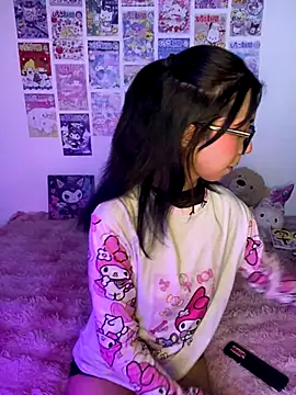 Snapshot of Valen-Foxx1 chatting on December 18, 2025, 6:08 am Valen-Foxx1 online show from December 18, 2025, 6:08 am