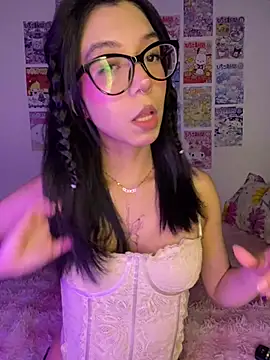 Snapshot of Valen-Foxx1 chatting on January 14, 2026, 5:35 am Valen-Foxx1 online show from January 14, 2026, 5:35 am