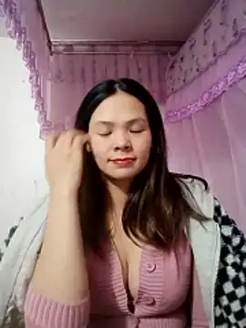 quynhquynh  online show from January 11, 2026, 2:00 pm