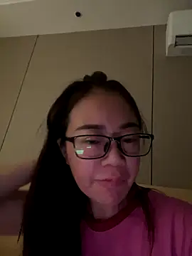 Snapshot of hoop659 chatting on November 19, 2025, 6:57 am hoop659 online show from November 19, 2025, 6:57 am