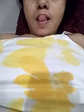 Snapshot of Hott_myraa chatting on January 8, 2026, 7:27 pm Hott myraa online show from January 8, 2026, 7:27 pm