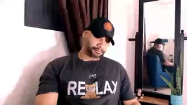 Snapshot of musclehetero chatting on June 15, 2026, 2:41 pm musclehetero online show from June 15, 2026, 2:41 pm