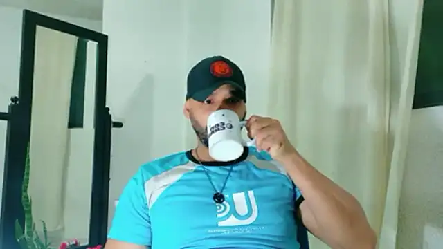Snapshot of musclehetero chatting on June 30, 2026, 11:00 am musclehetero online show from June 30, 2026, 11:00 am