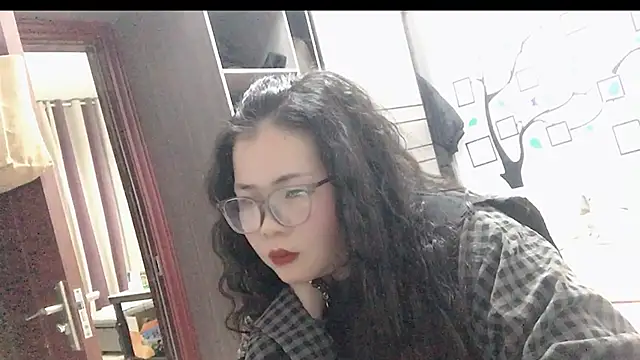 Snapshot of Huahua3187 chatting on November 25, 2025, 12:49 pm Huahua3187 online show from November 25, 2025, 12:49 pm