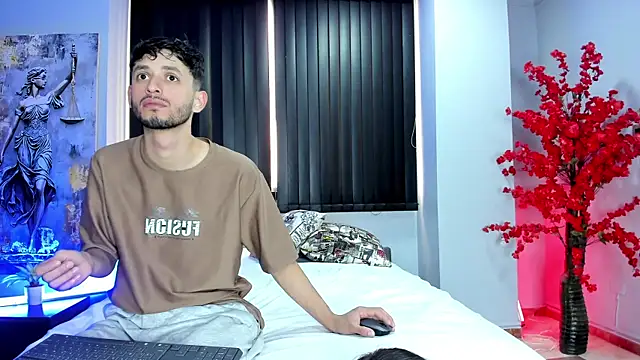 dracke and zara online show from April 14, 2026, 1:17 pm