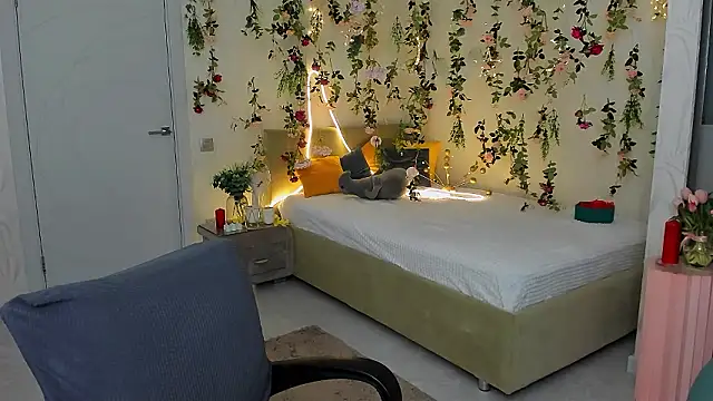 AirySilhouette online show from March 24, 2026, 4:06 am