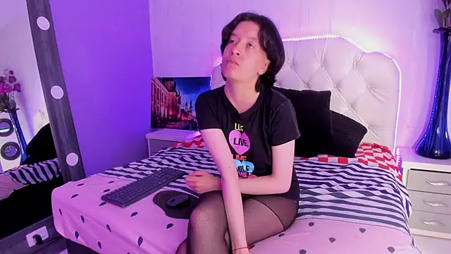 Snapshot of CoralAndOcean_ chatting on November 26, 2025, 1:01 pm CoralAndOcean online show from November 26, 2025, 1:01 pm