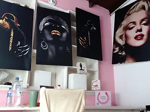 Snapshot of crissex3 chatting on February 17, 2026, 1:29 pm crissex3 online show from February 17, 2026, 1:29 pm