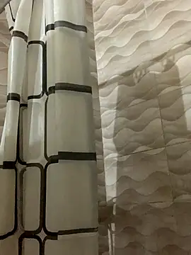 laperson online show from December 21, 2025, 1:57 am