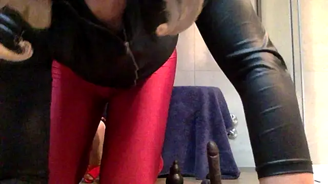 AsiaSlavePantyhosed online show from December 4, 2025, 1:31 pm