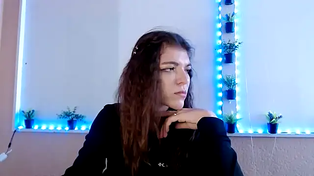 Snapshot of Sweeet_Emilyy chatting on November 25, 2025, 12:27 pm Sweeet Emilyy online show from November 25, 2025, 12:27 pm