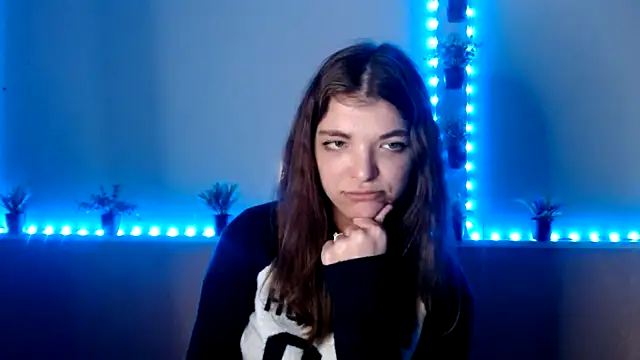 Snapshot of Sweeet_Emilyy chatting on November 26, 2025, 2:40 pm Sweeet Emilyy online show from November 26, 2025, 2:40 pm