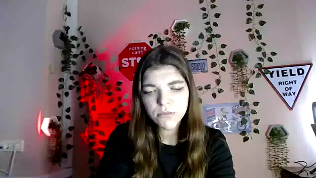 Snapshot of Sweeet_Emilyy chatting on November 27, 2025, 1:57 pm Sweeet Emilyy online show from November 27, 2025, 1:57 pm