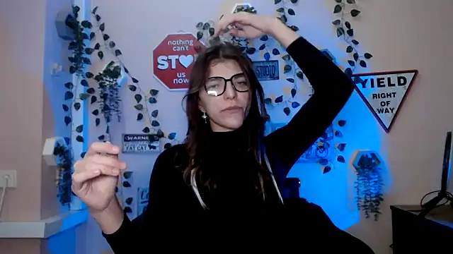 Snapshot of Sweeet_Emilyy chatting on December 2, 2025, 1:39 pm Sweeet Emilyy online show from December 2, 2025, 1:39 pm