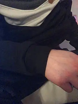 Spielzeugtwink online show from February 4, 2026, 4:13 pm