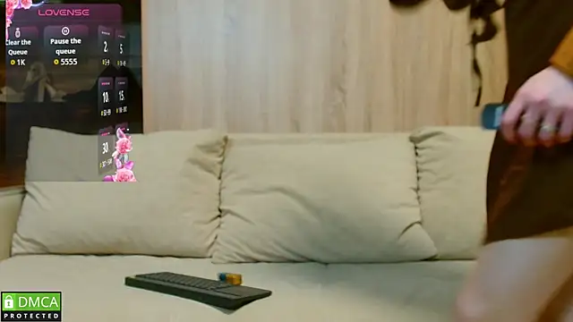 EmilieLong online show from November 29, 2025, 2:42 pm