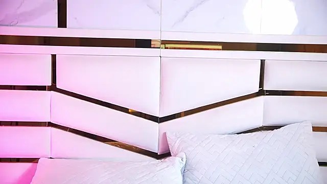 luciana agudelo online show from February 16, 2026, 7:10 pm