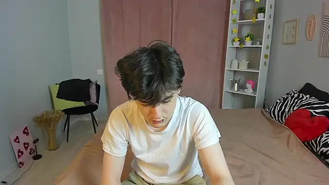 Snapshot of kevinhunter_ chatting on November 30, 2025, 9:13 am kevinhunter online show from November 30, 2025, 9:13 am