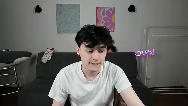 Snapshot of kevinhunter_ chatting on December 2, 2025, 3:40 pm kevinhunter online show from December 2, 2025, 3:40 pm