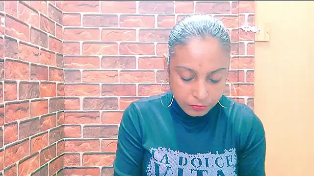 Snapshot of indian_spice_girl chatting on April 24, 2026, 6:49 am indian spice girl online show from April 24, 2026, 6:49 am