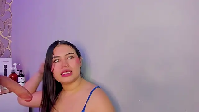 monserrat cutte online show from December 19, 2025, 4:08 am