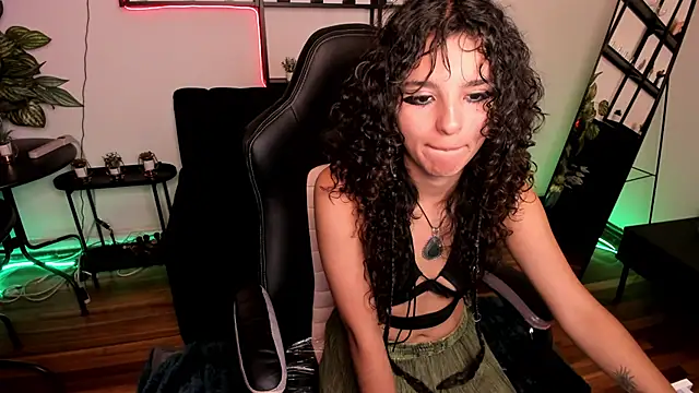 Snapshot of gummo_ chatting on February 6, 2026, 8:45 pm gummo online show from February 6, 2026, 8:45 pm