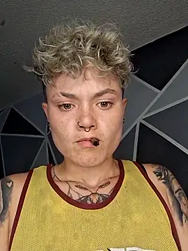 Snapshot of megan_NL chatting on February 5, 2026, 11:20 pm megan NL online show from February 5, 2026, 11:20 pm