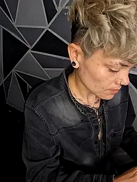 Snapshot of megan_NL chatting on February 9, 2026, 9:08 pm megan NL online show from February 9, 2026, 9:08 pm