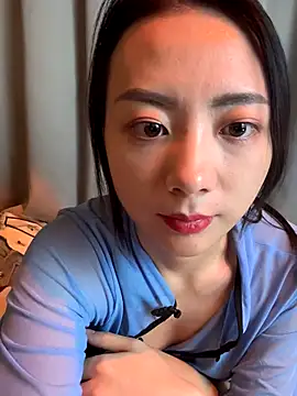 Jinmi125216 online show from January 6, 2026, 11:47 am