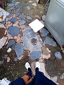 Eezxxx online show from December 16, 2025, 3:44 am