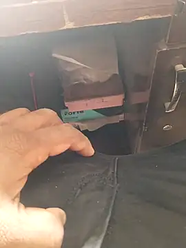 Roy   121 online show from December 2, 2025, 4:07 am